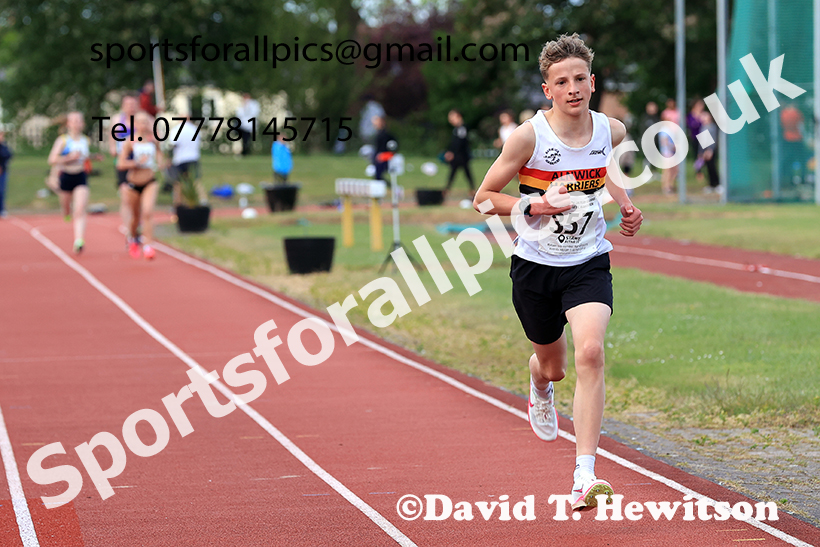 The 3000 metres, 2025 NEGP No 2, Monkton Stadium, Wednesday, May 28th. Photo: David T. Hewitson/Sports for All Pics